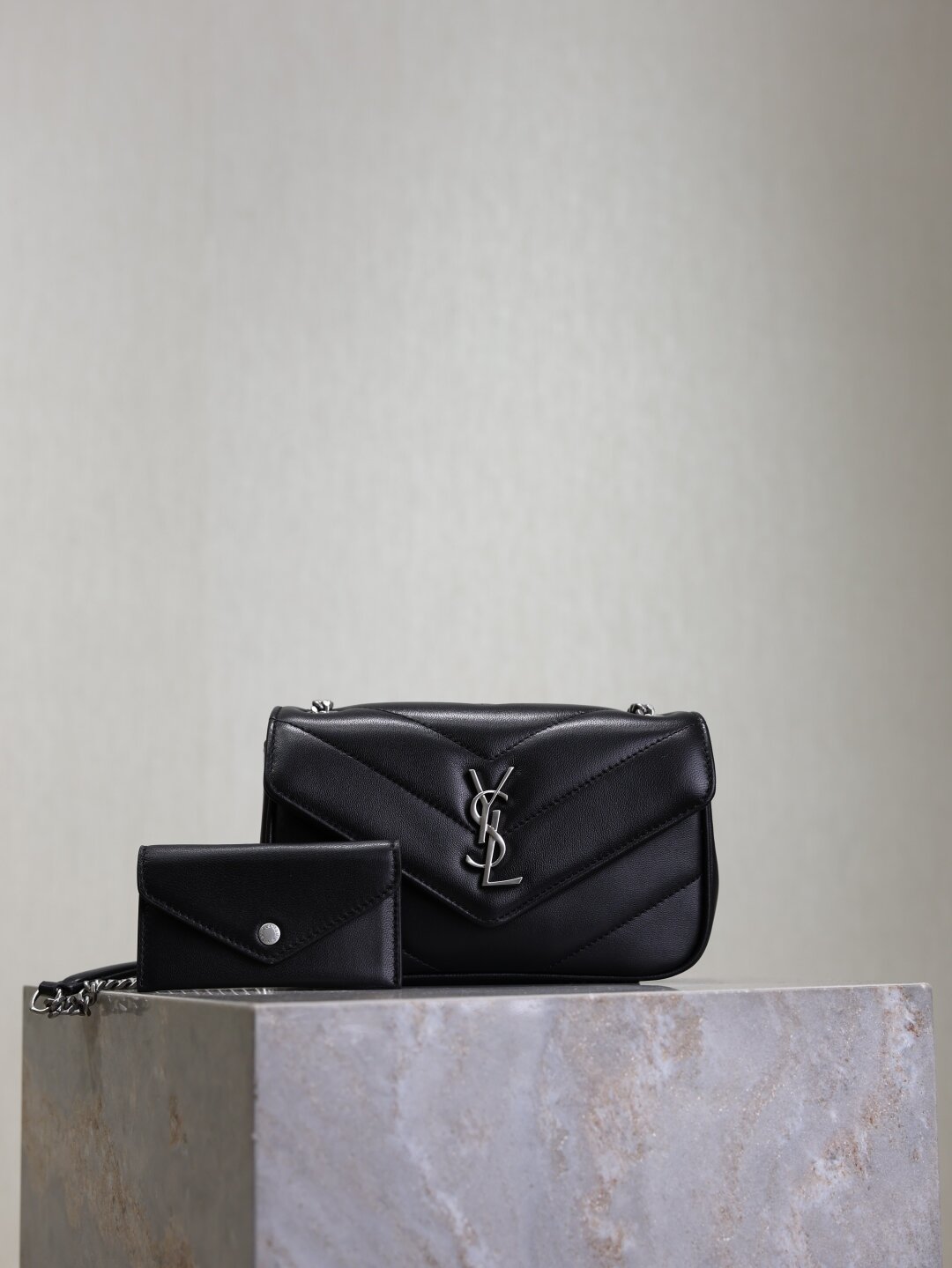 YSL 821749